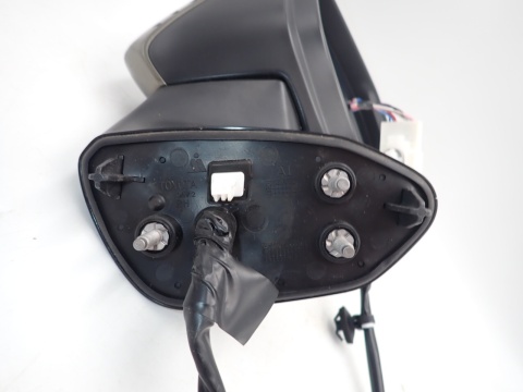 TOYOTA YARIS CROSS LUSTERKO PRAWE 8 PIN KOD 10201200 LAKIERU 6X1 - JAK NOWE OE EUROPA