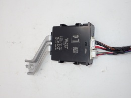 TOYOTA YARIS CROSS MODUŁ STEROWNIK WYCIERACZEK 8594025100 2360000220 - JAK NOWY ORYGINAŁ EUROPA