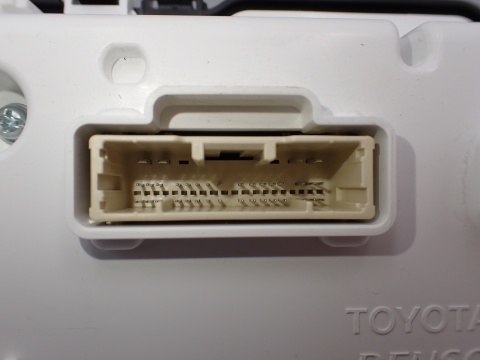 TOYOTA YARIS CROSS LICZNIK wyświetlacz prędkościomierz 83800F5D71 MB4573706500 XP207 JAK NOWY EUROPA OE