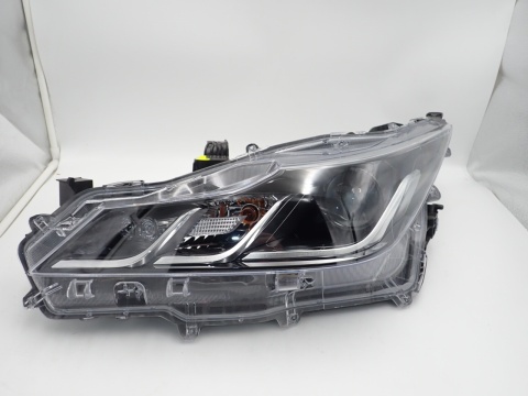 Toyota Corolla E21 '24 LIFT sedan LAMPA REFLEKTOR LEWY PRZÓD 81150-02T31-00 - JAK NOWY OE EUROPA