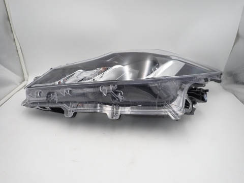 Toyota Corolla E21 '24 LIFT sedan LAMPA REFLEKTOR LEWY PRZÓD 81150-02T31-00 - JAK NOWY OE EUROPA