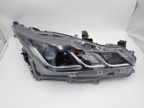 Toyota Corolla E21 '24 LIFT sedan LAMPA REFLEKTOR PRAWY PRZÓD 81110-02T31-00 - JAK NOWY OE EU