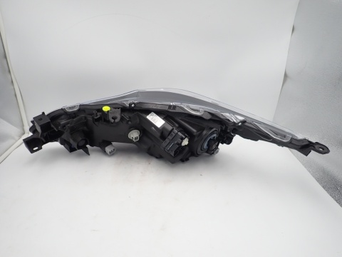 Toyota Corolla E21 '24 LIFT sedan LAMPA REFLEKTOR PRAWY PRZÓD 81110-02T31-00 - JAK NOWY OE EU