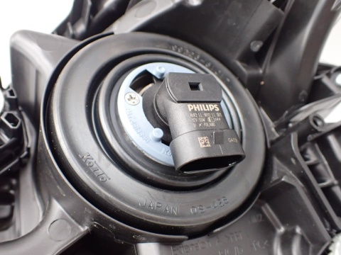 Toyota Corolla E21 '24 LIFT sedan LAMPA REFLEKTOR PRAWY PRZÓD 81110-02T31-00 - JAK NOWY OE EU