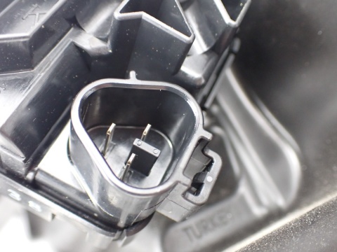 Toyota Corolla E21 '24 LIFT sedan LAMPA REFLEKTOR PRAWY PRZÓD 81110-02T31-00 - JAK NOWY OE EU