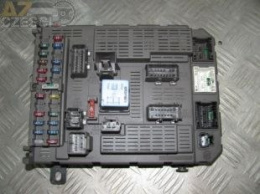 Skrzynka bezpieczników przekaźników Citroen C5 SX 2,2HDi 16v 5d 9643805380