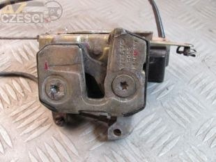 Zamek centralny drzwi lewy przód Volvo 740 2,3i 8v sedan 1989r